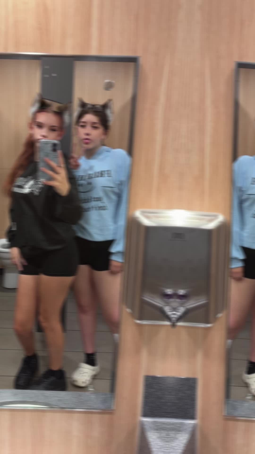 @Chloe_09
