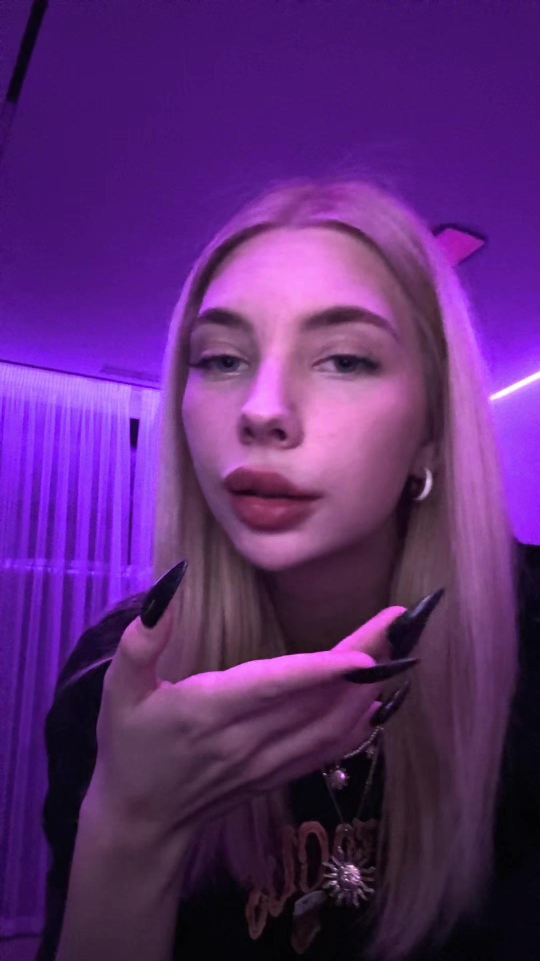 @Лера