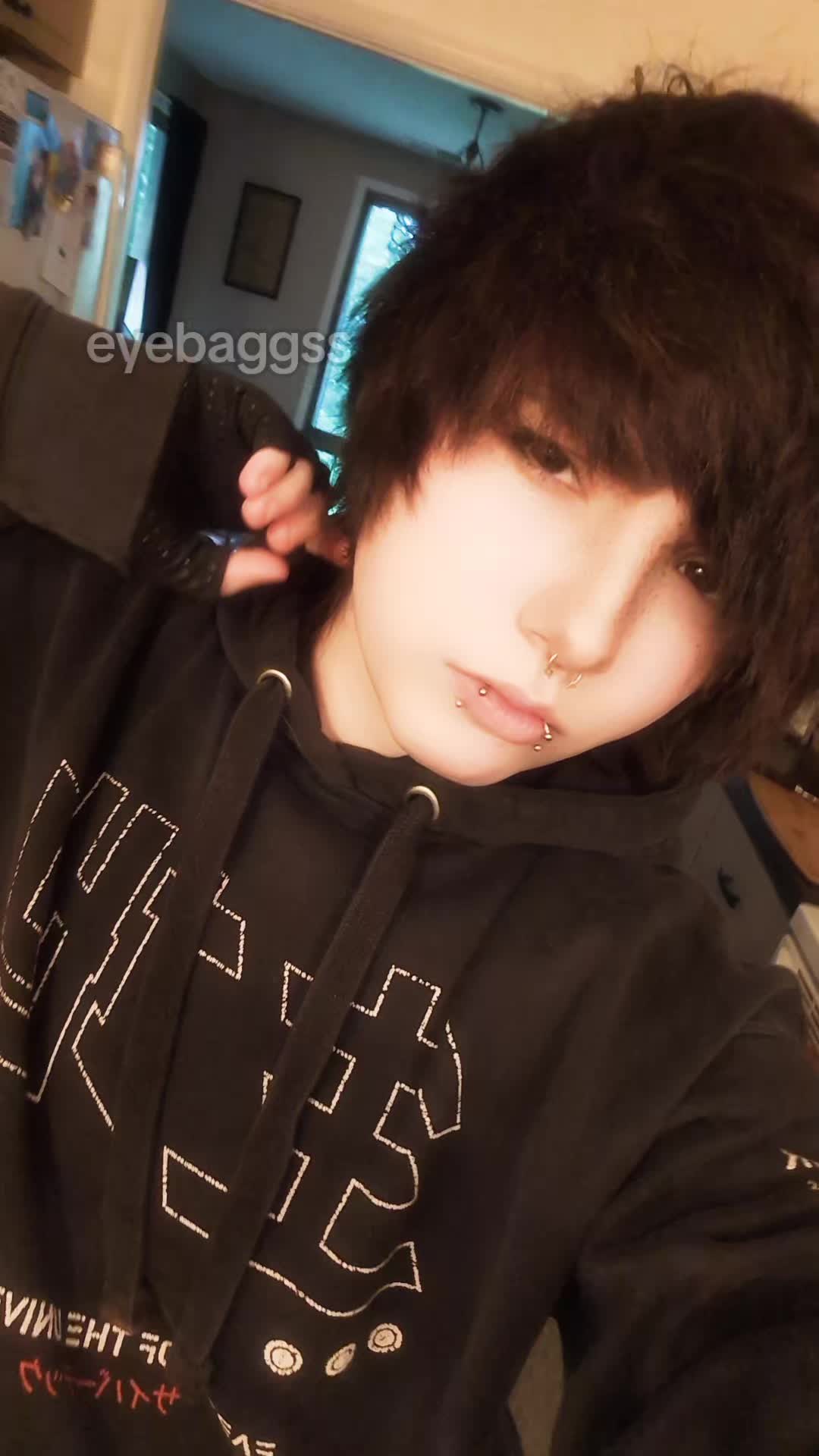 @Eyebags