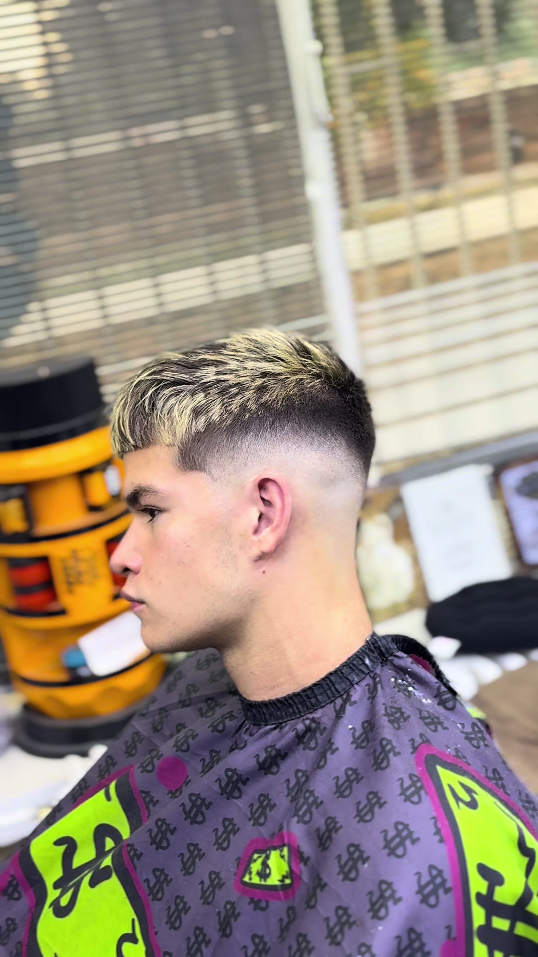@FRESH BARBERSHOP