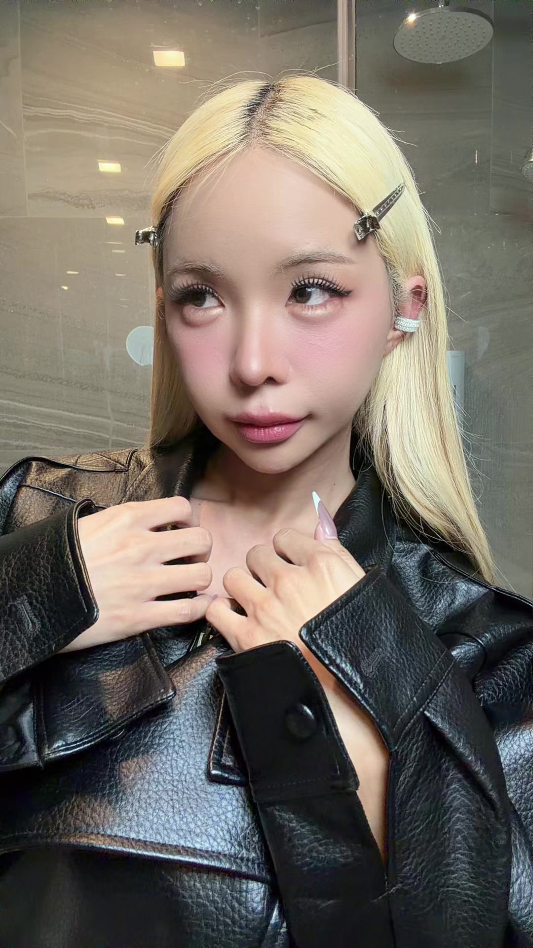 @Yoshithunchanok