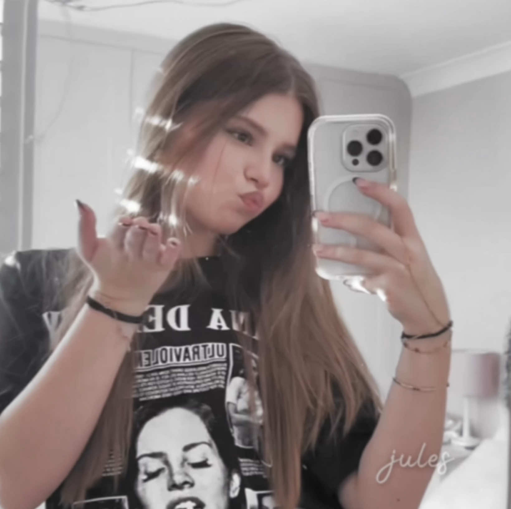 @jules 𝜗𝜚