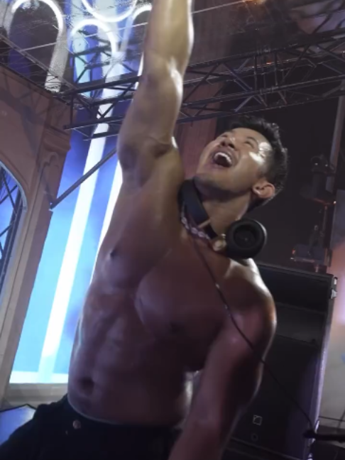 @Beautiful Muscle Male