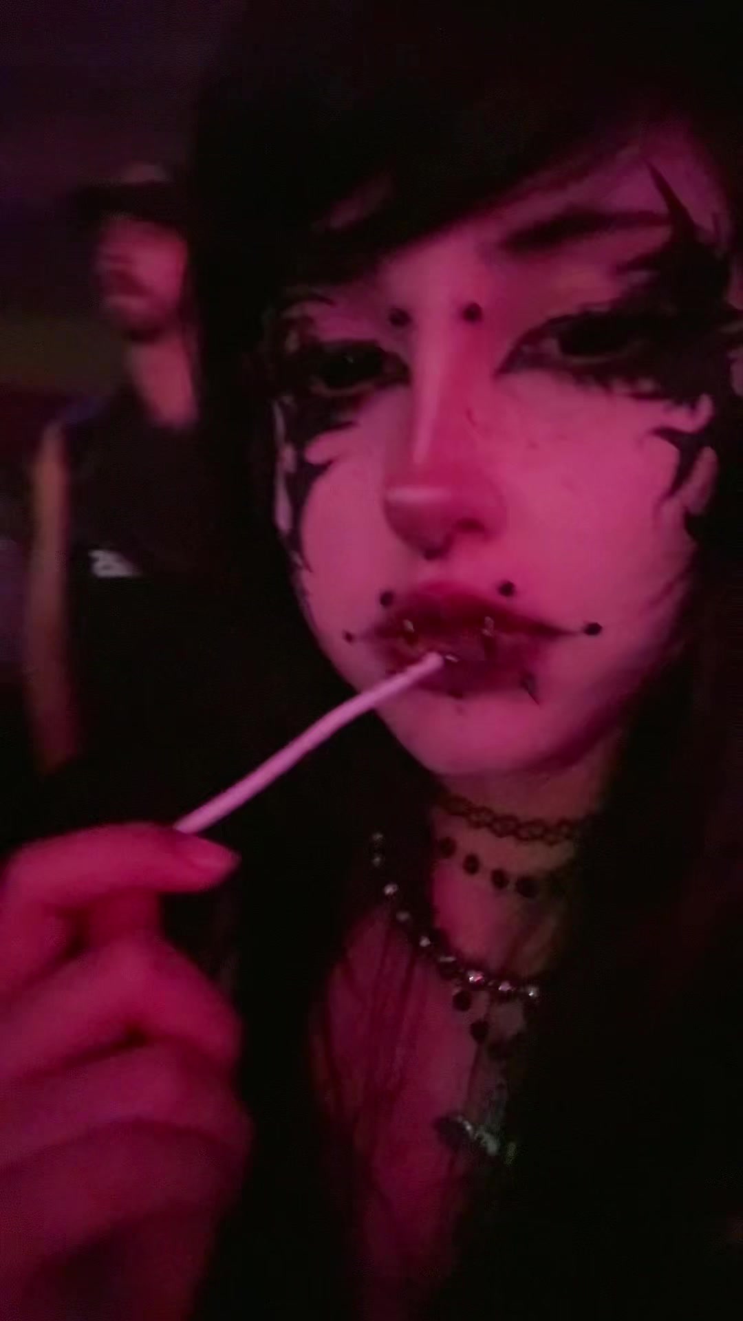 @r0nroneos 🐾