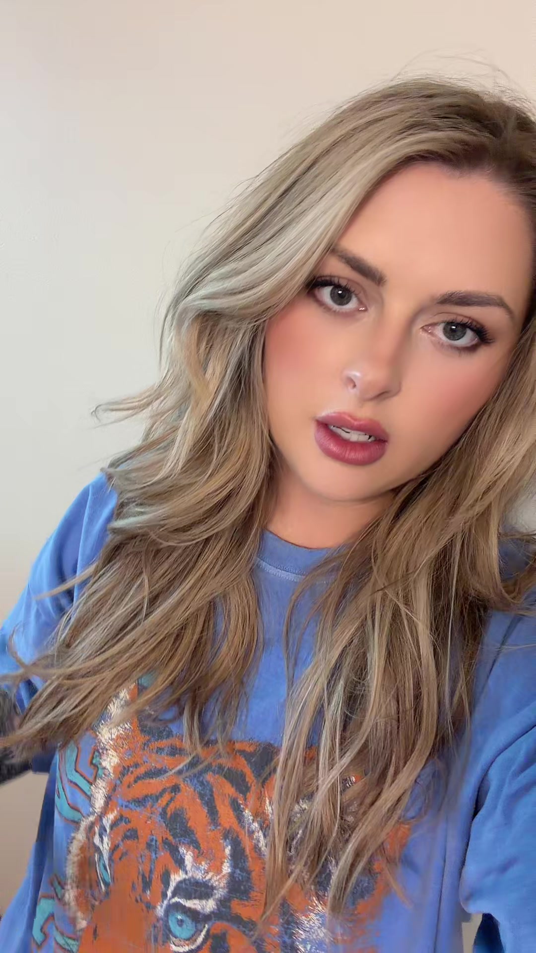 @cydneelouwho 📚 ☕️ 🦢