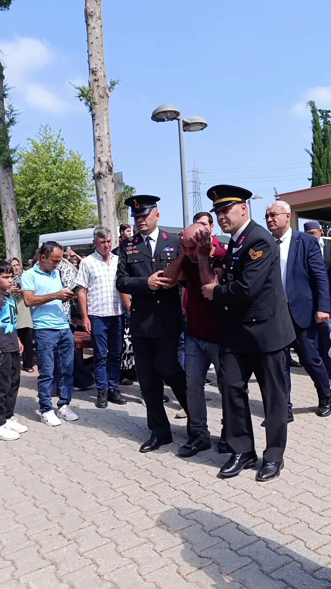 @Bizadanaliyik