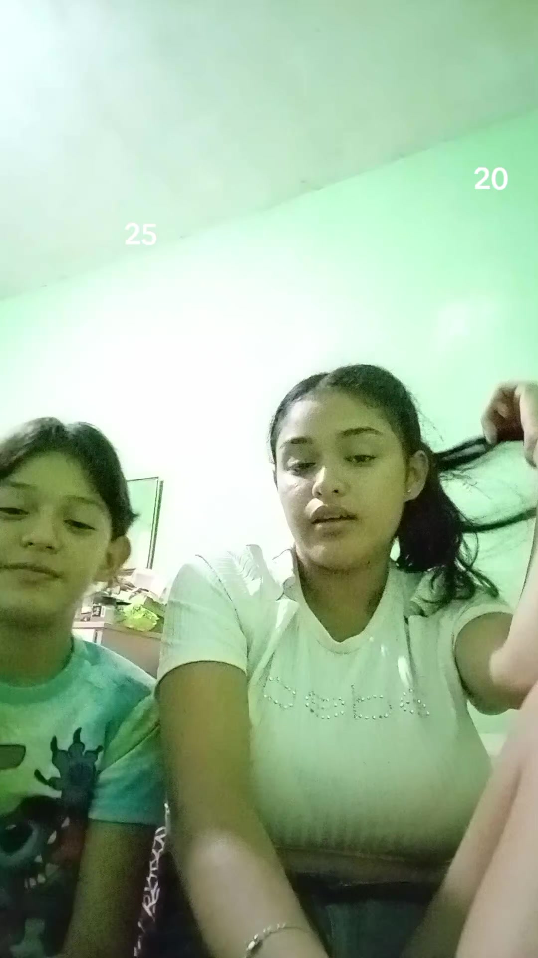 @Hernández