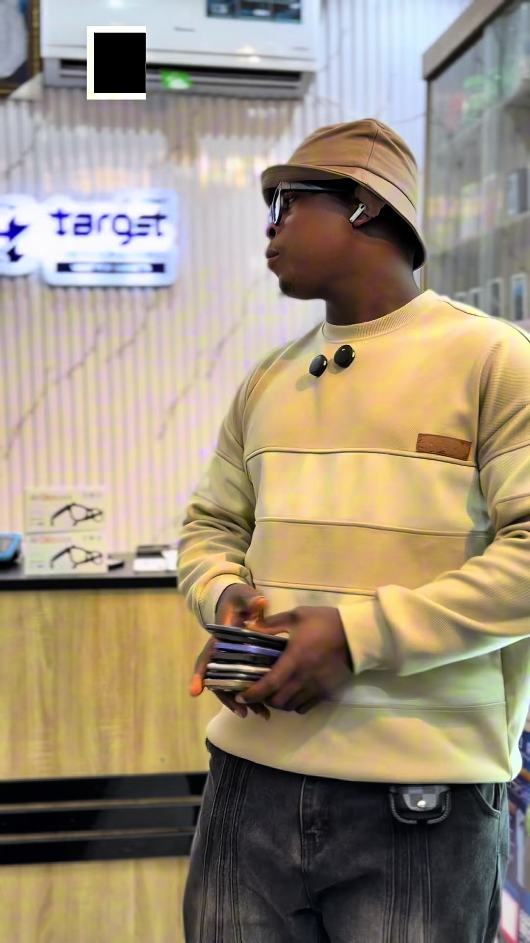 @target_phones_vault