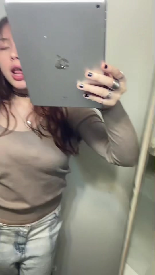 @🐩