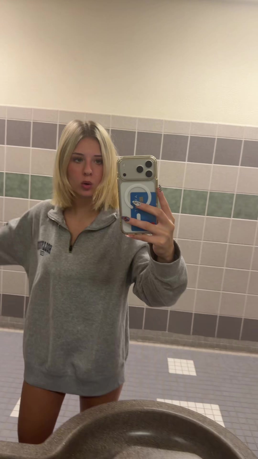 @savconway_