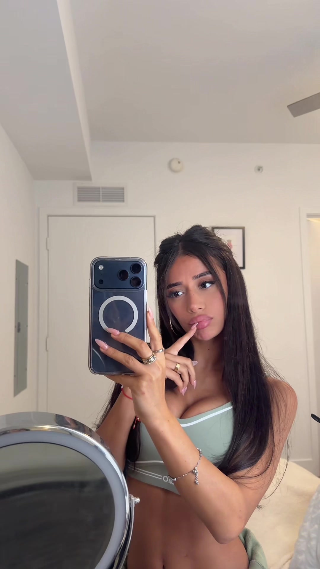 @M💋