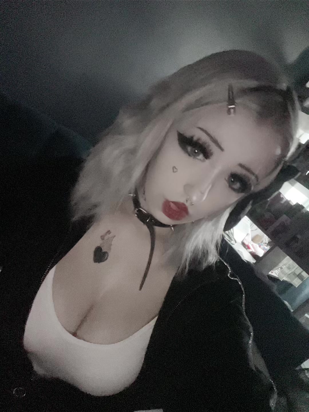 @whiiteshadow