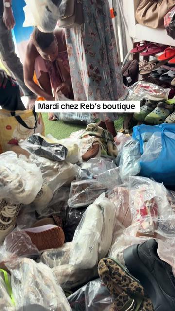 @Reb’s boutique 🏬 tjr