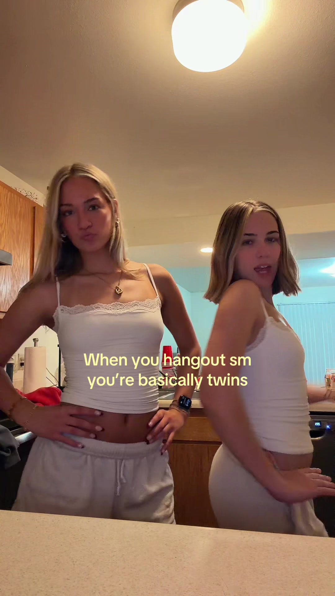 @caitlynnavery