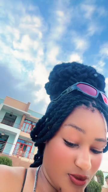 @Cleopatrapoulsen   🧿🪬