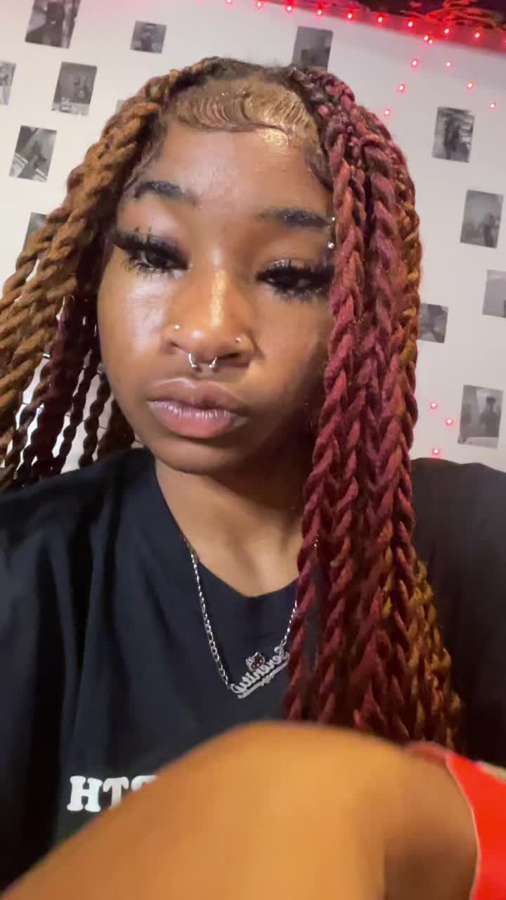 @RENIDAPOOH🧸👩🏾&zwj;❤️&zwj;💋&zwj;👩🏾