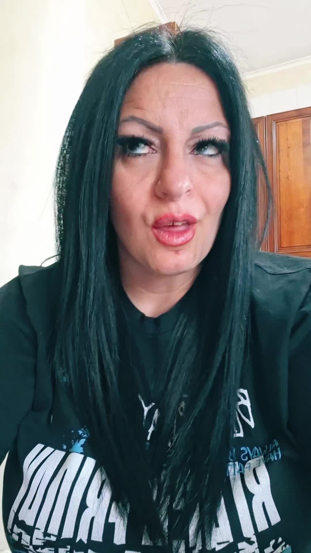 @👑Monica.85👑