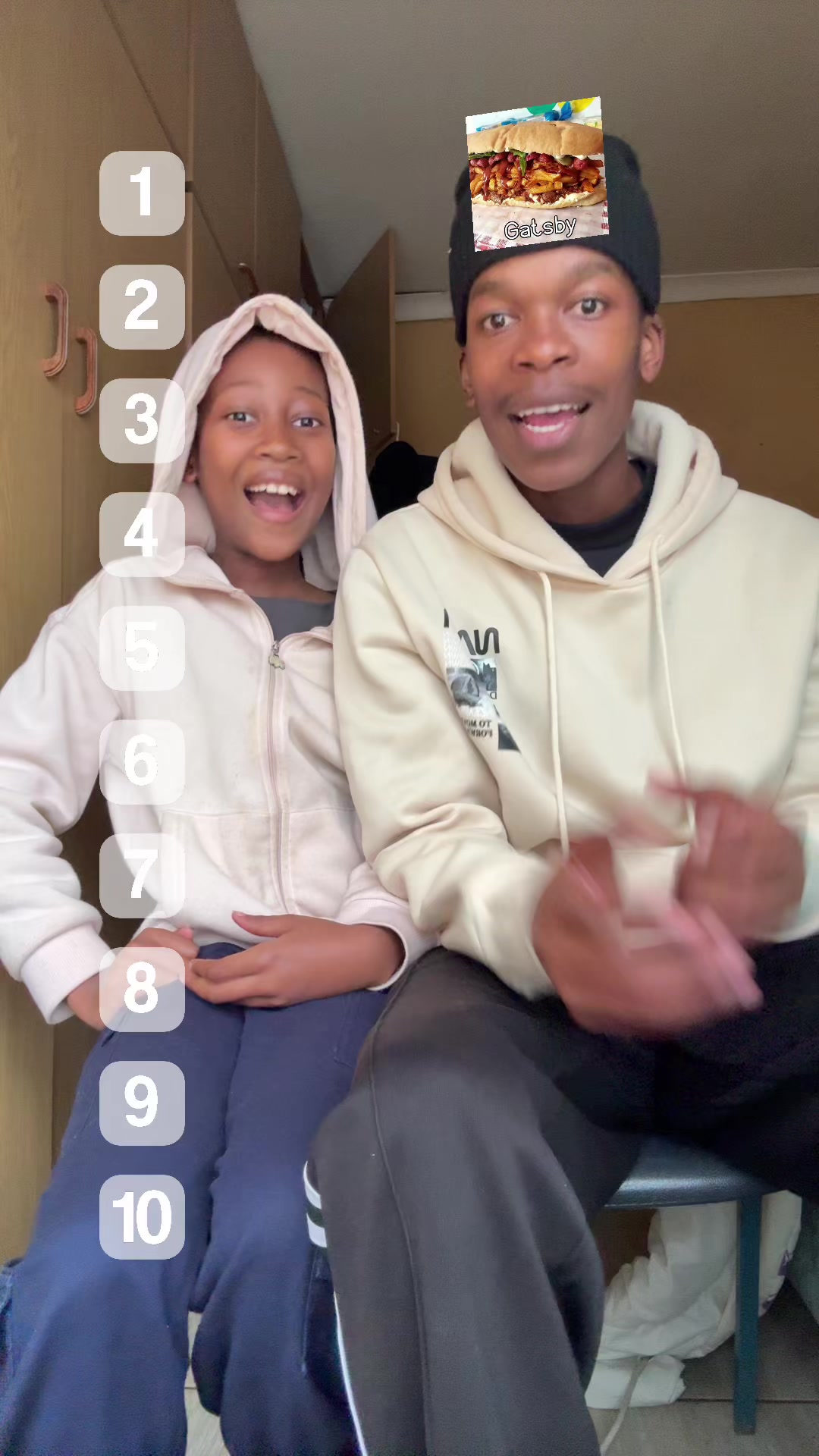 @𝐑𝐨𝐘𝐚𝐋