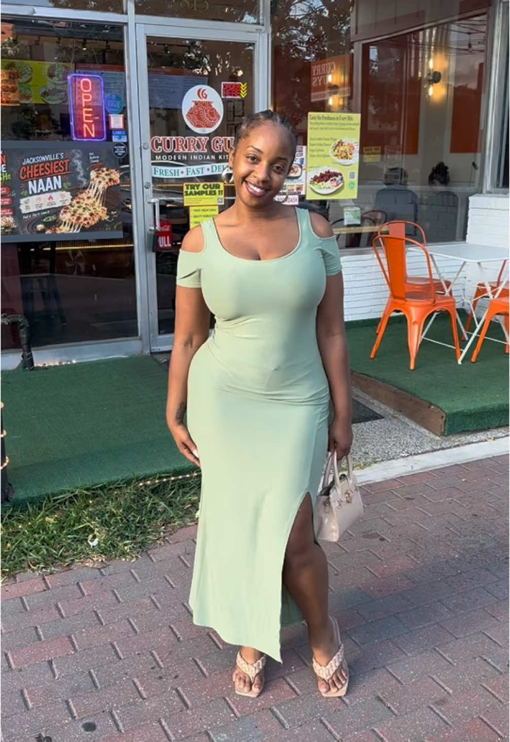 @comewithkira