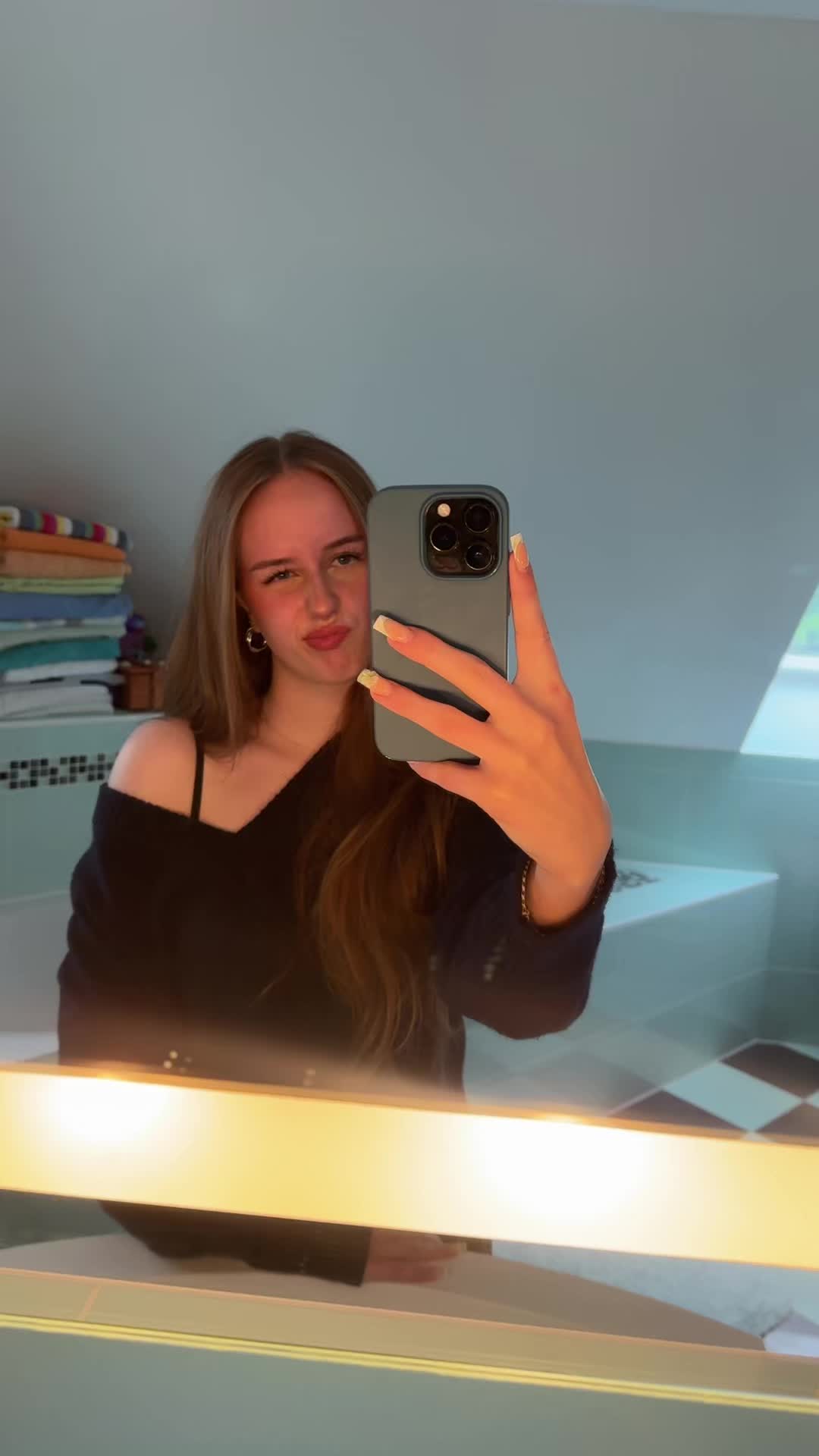 @Lara