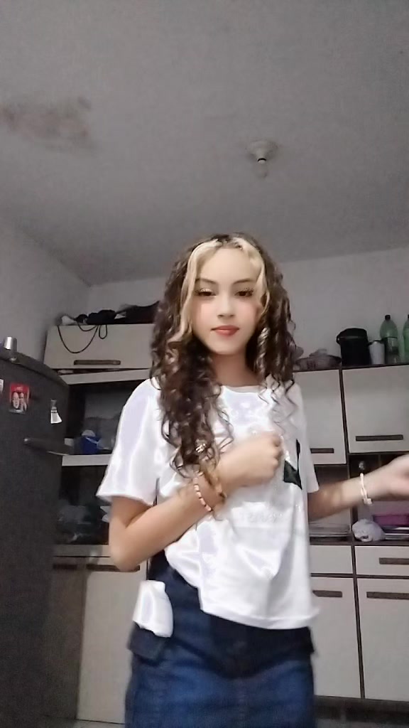 @＠꧁🌸LOIRADOTIKTOK🌸꧁