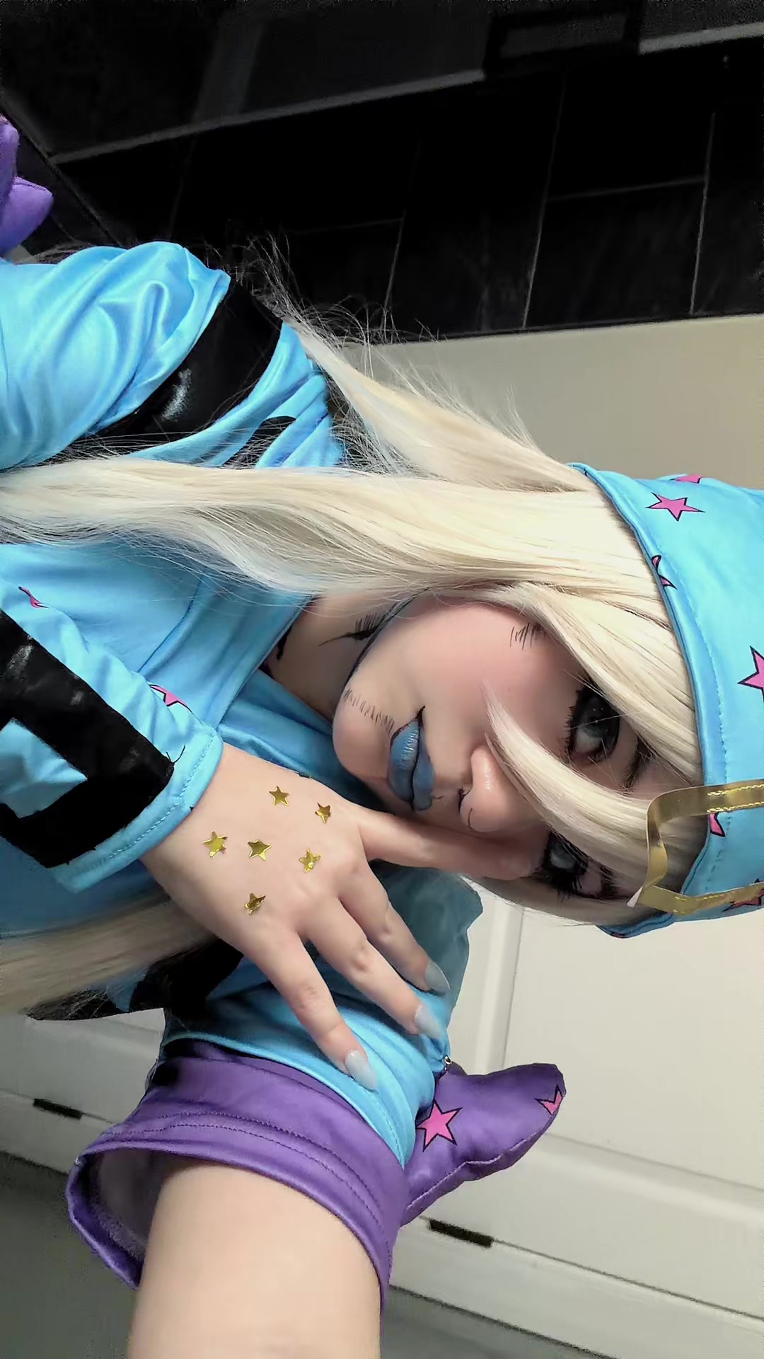 @redtricksterr