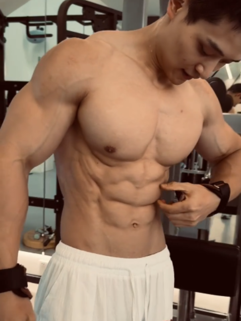 @Beautiful Muscle Male