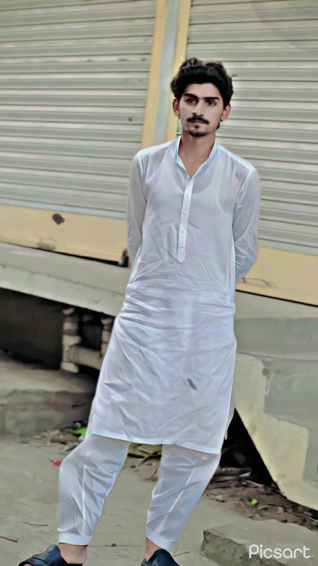 @قمر وڑائچ کامونکی🥂🥀