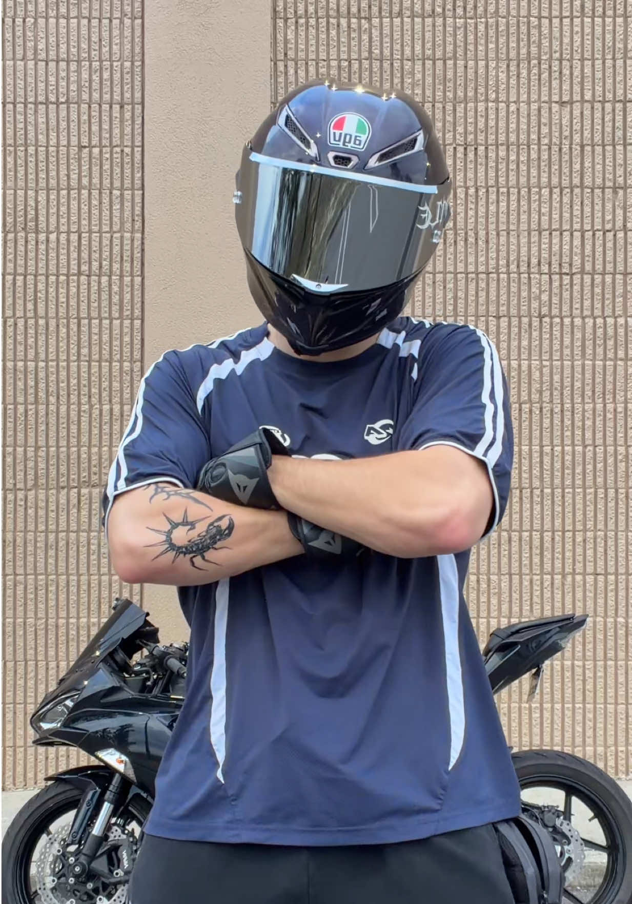 @shakymoto