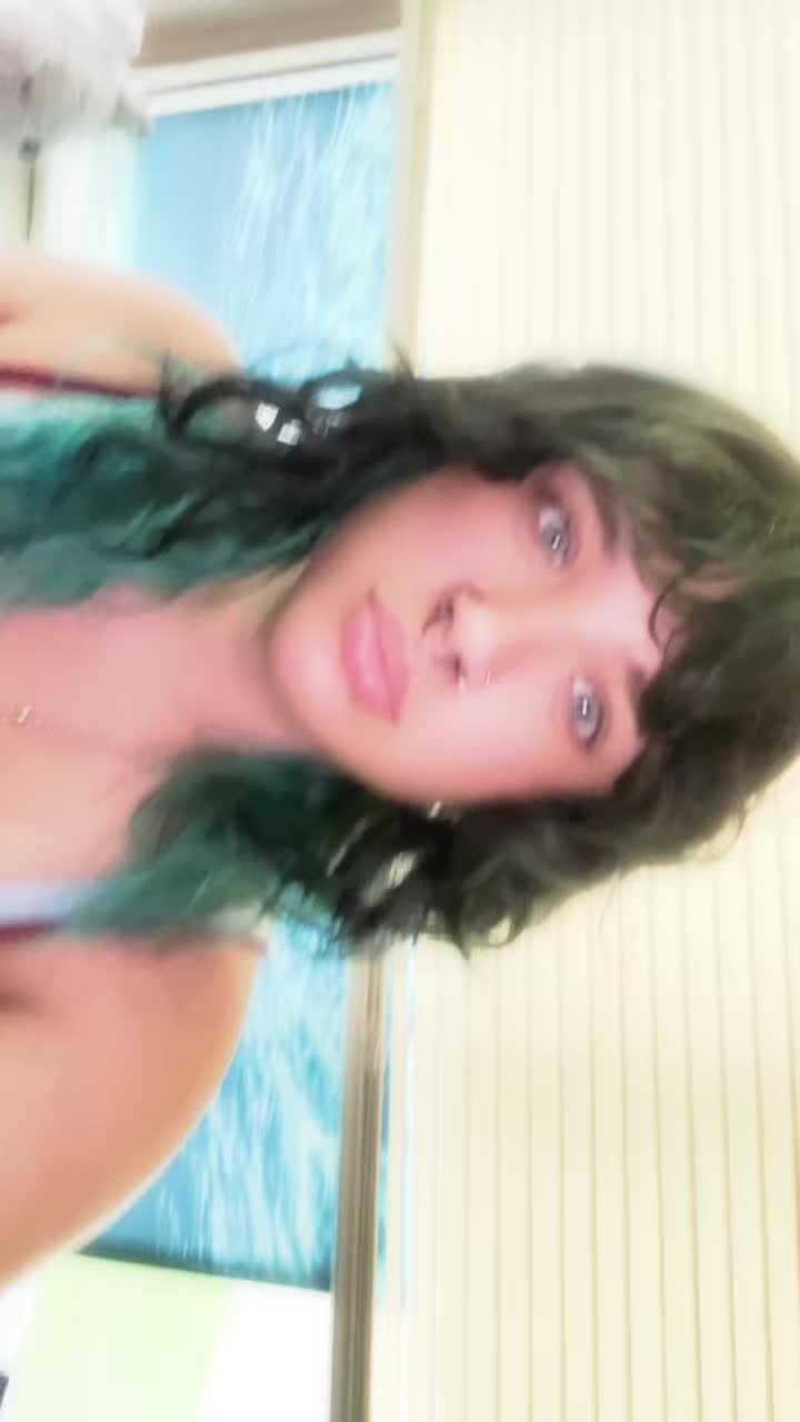 @Jem_b1tch