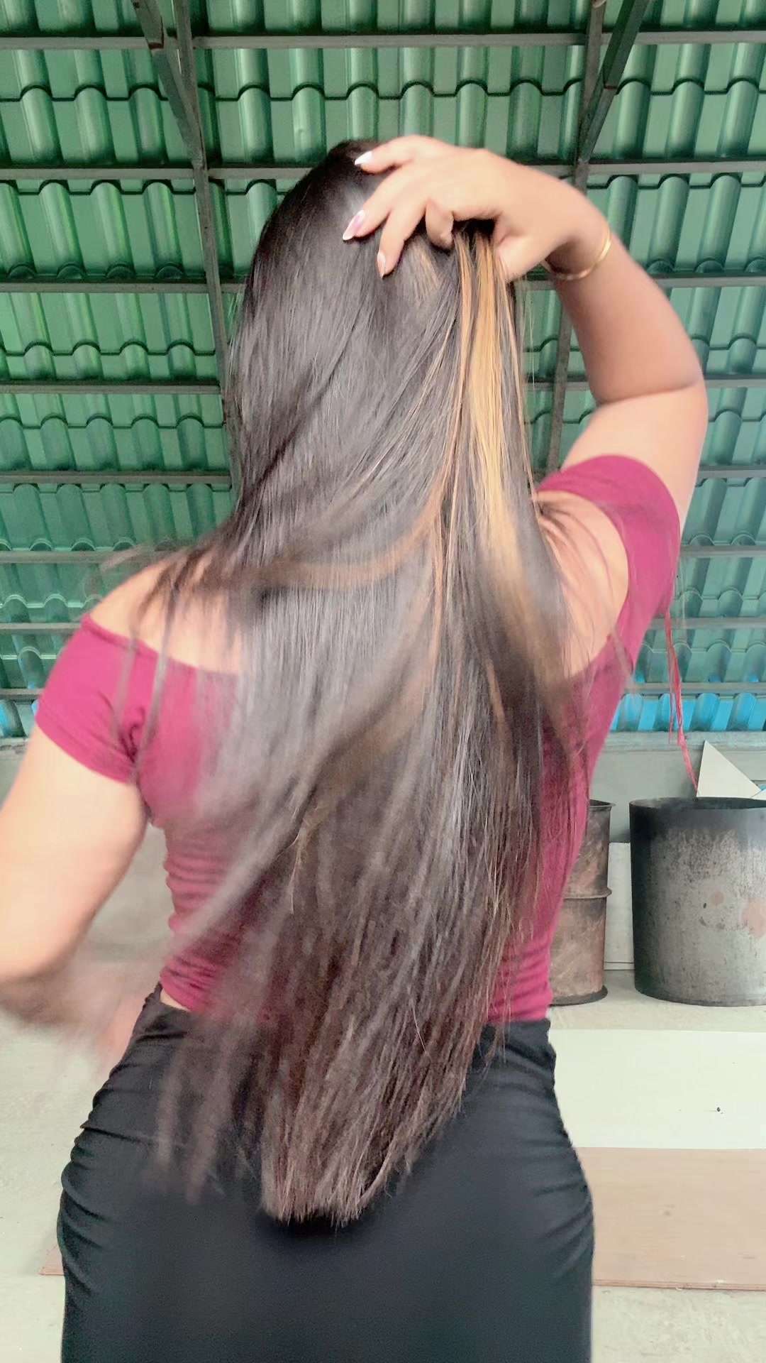 @Shwe Yie ♒️(ခေတ်ဆန်းယဉ် 👗🧵)