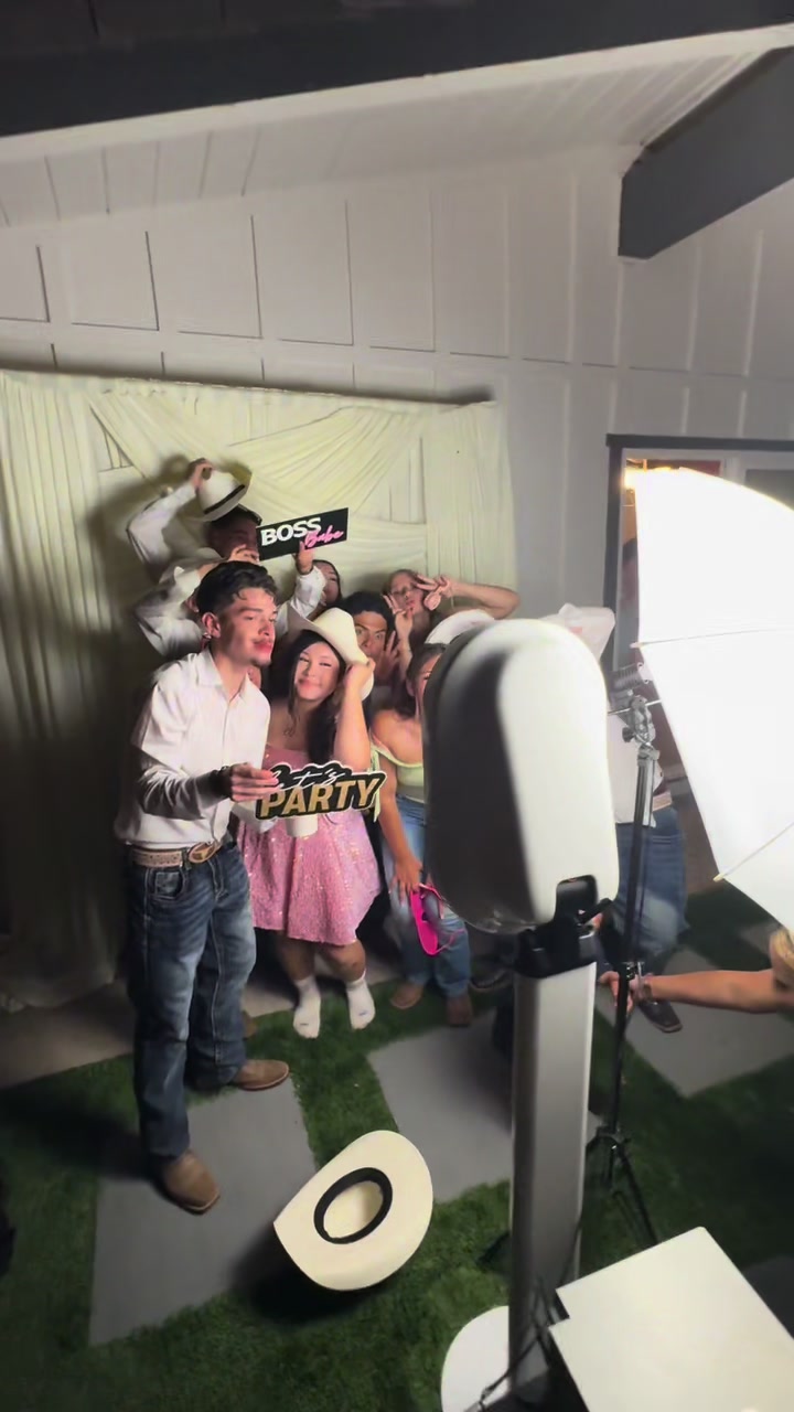@FotoBloomPhotobooth