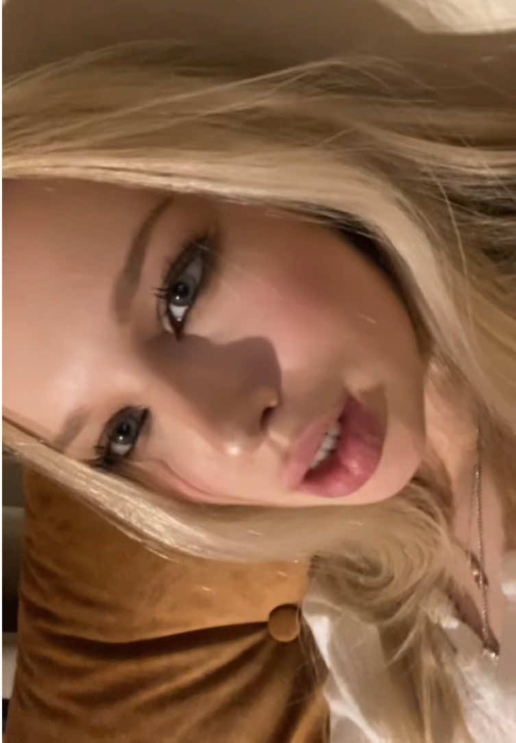 @vimolyyy