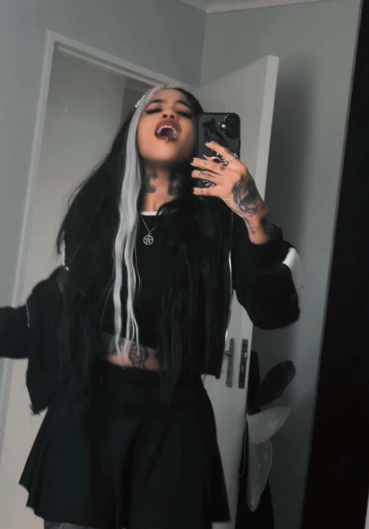 @__SatansNiece__