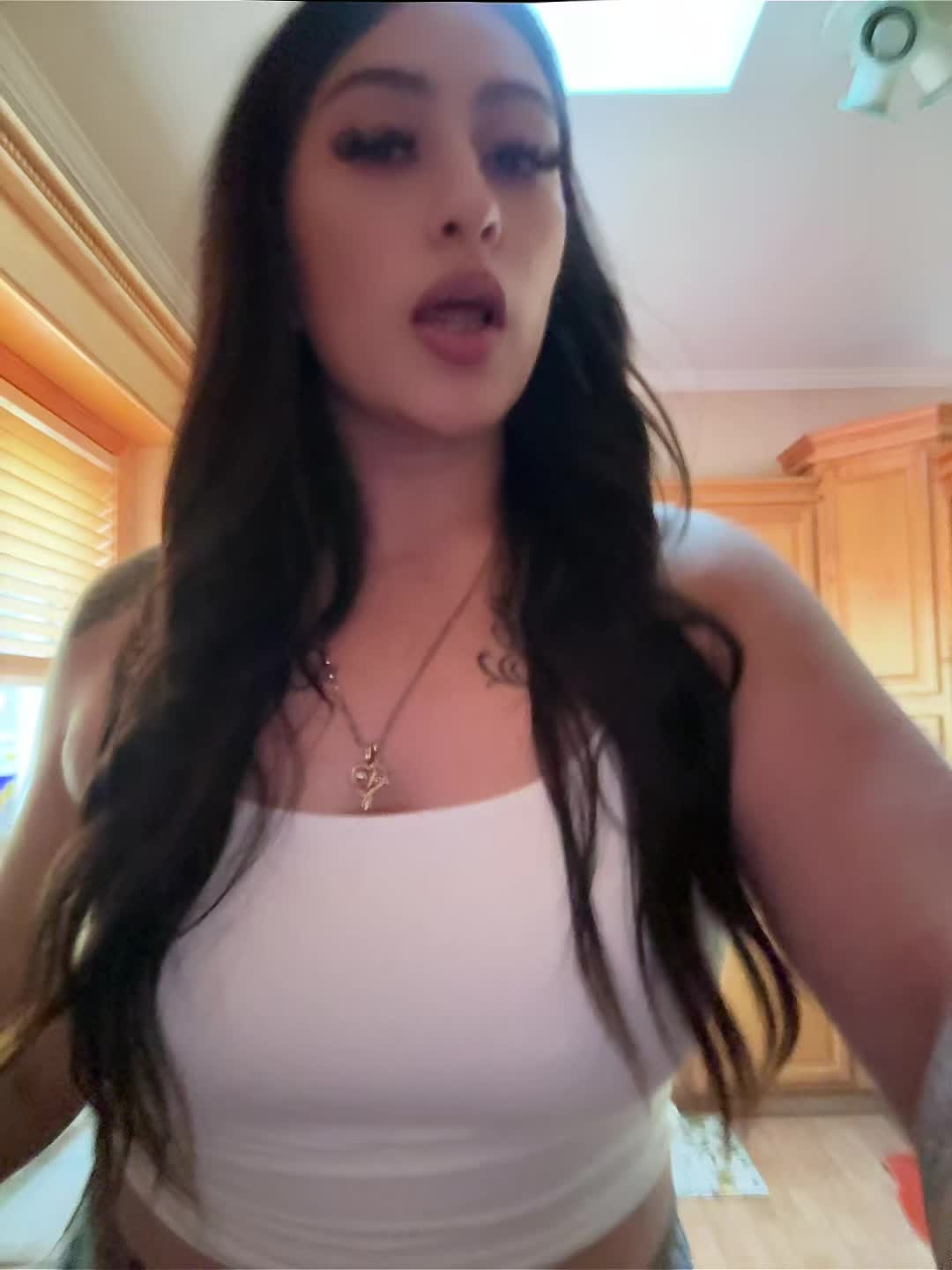 @Heyitsdessss
