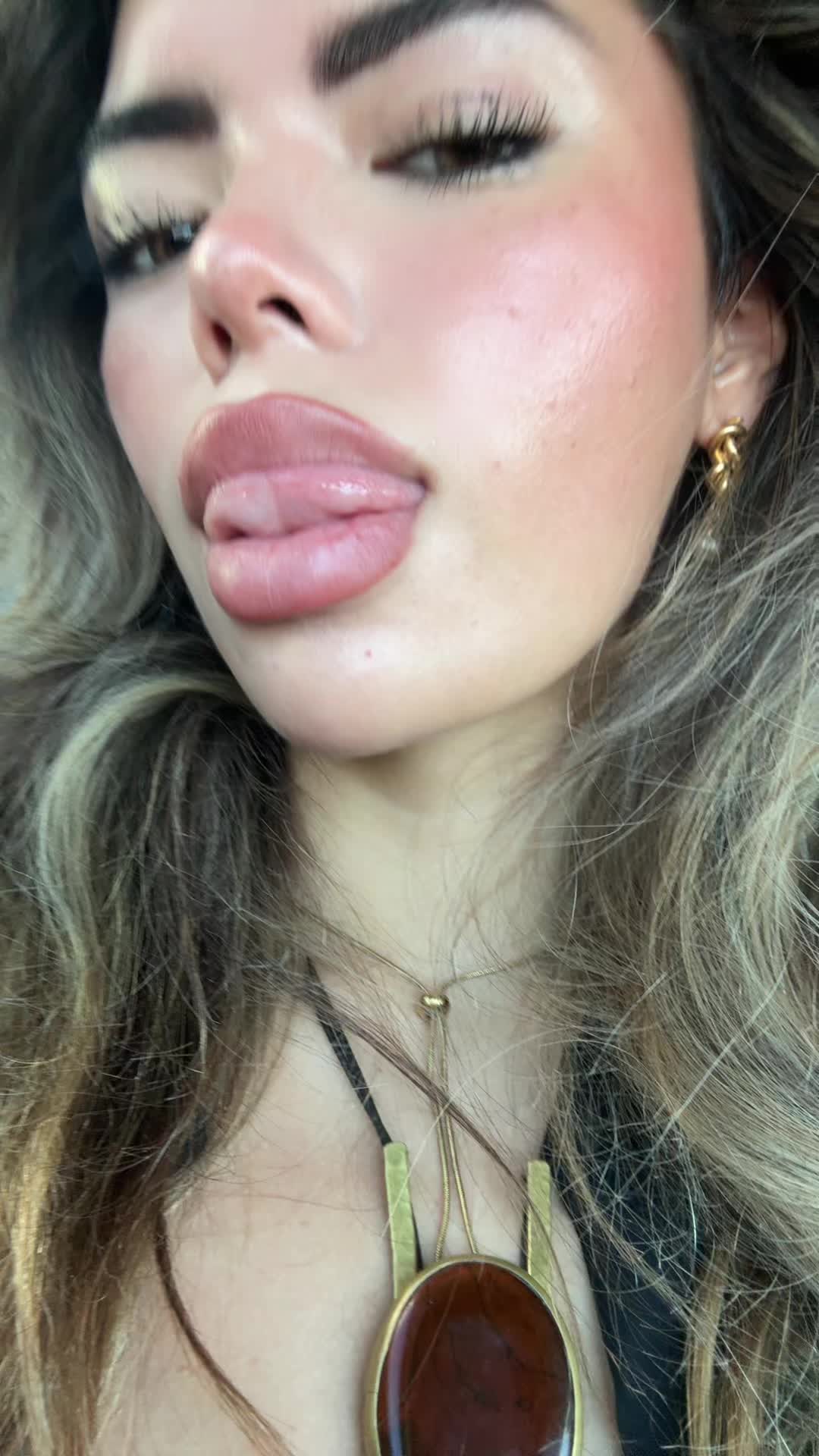 @jennahois