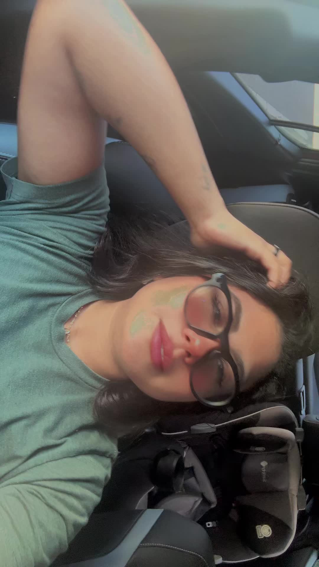 @𝙷𝙴𝙻. 🥀