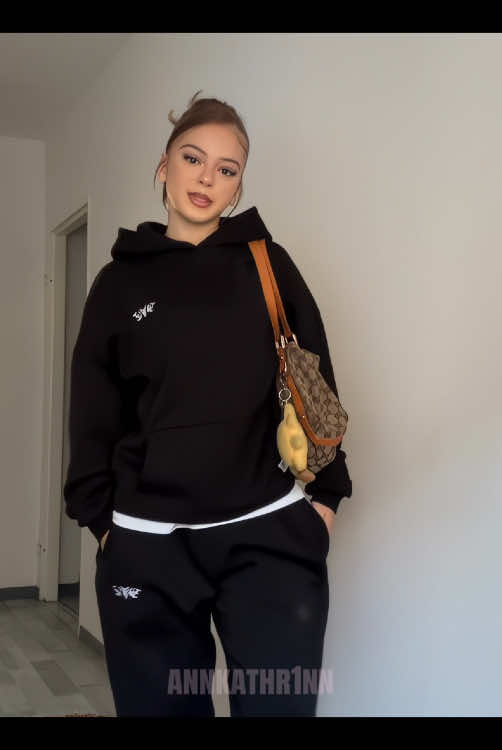 @𝐚𝐧𝐧-𝐤𝐚𝐭𝐡𝐫𝐢𝐧