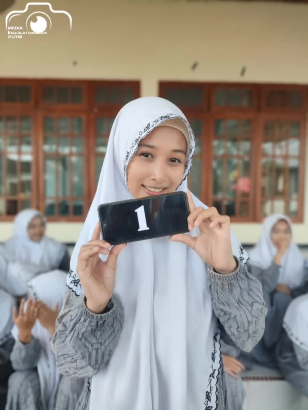 @RaudlatussalamPutri_Utara