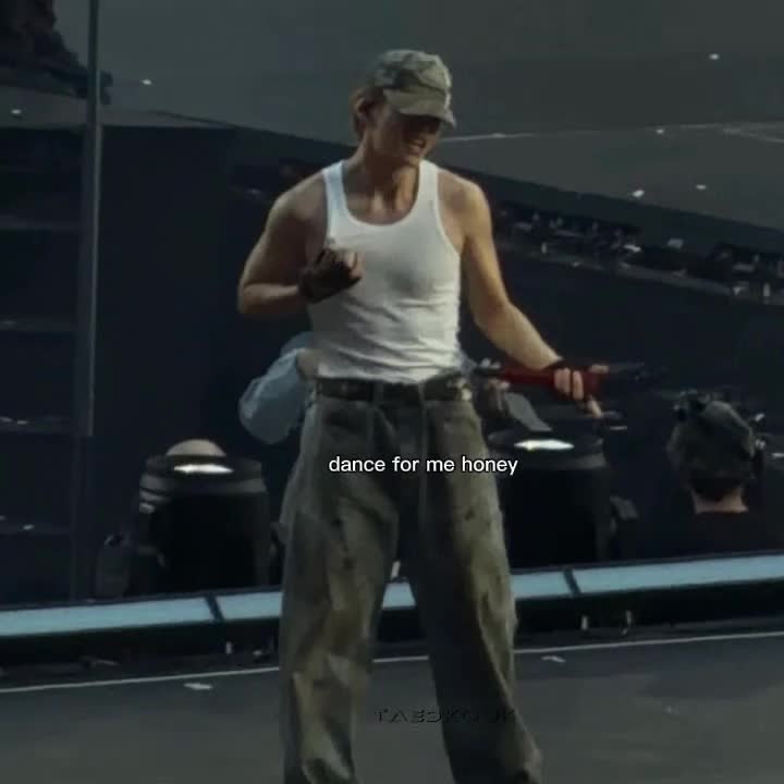 @๐๐ ๐ค