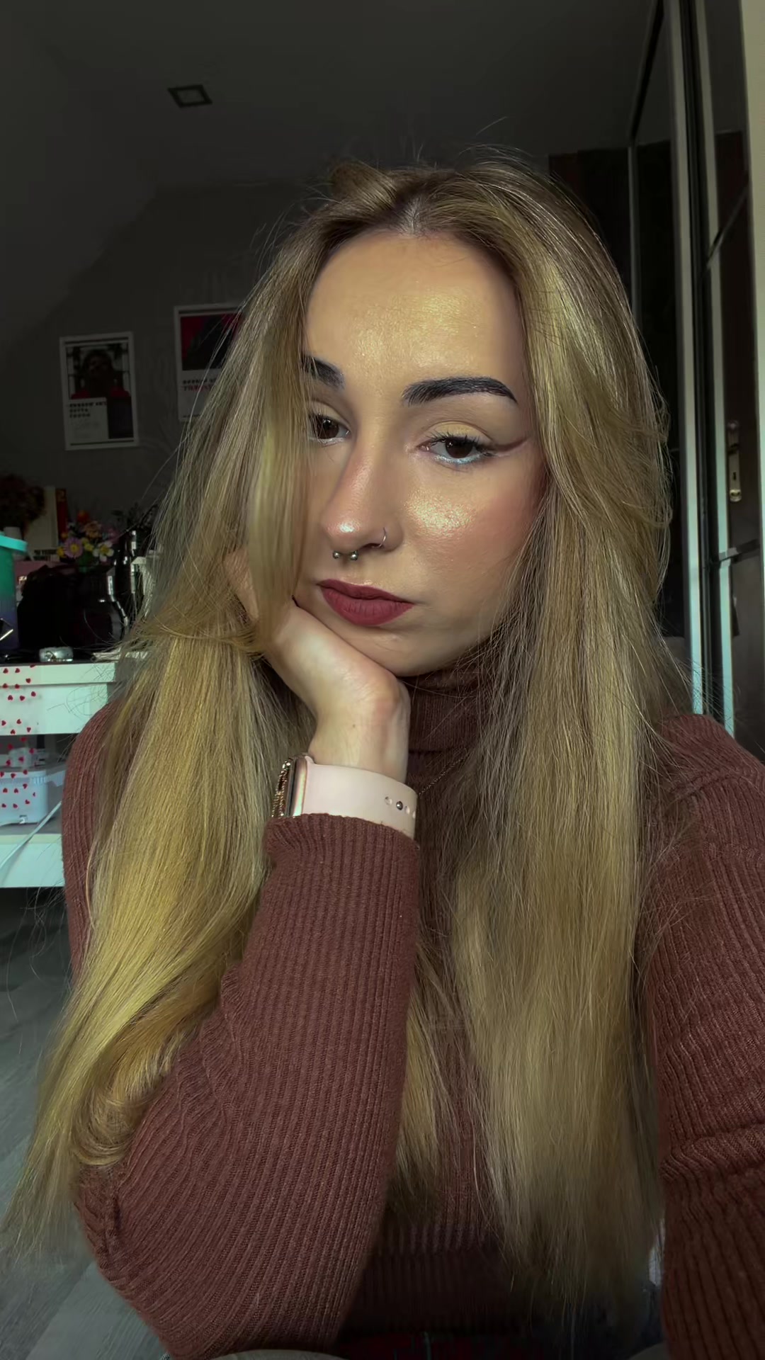 @⌞ w i k t o r i a ⌝