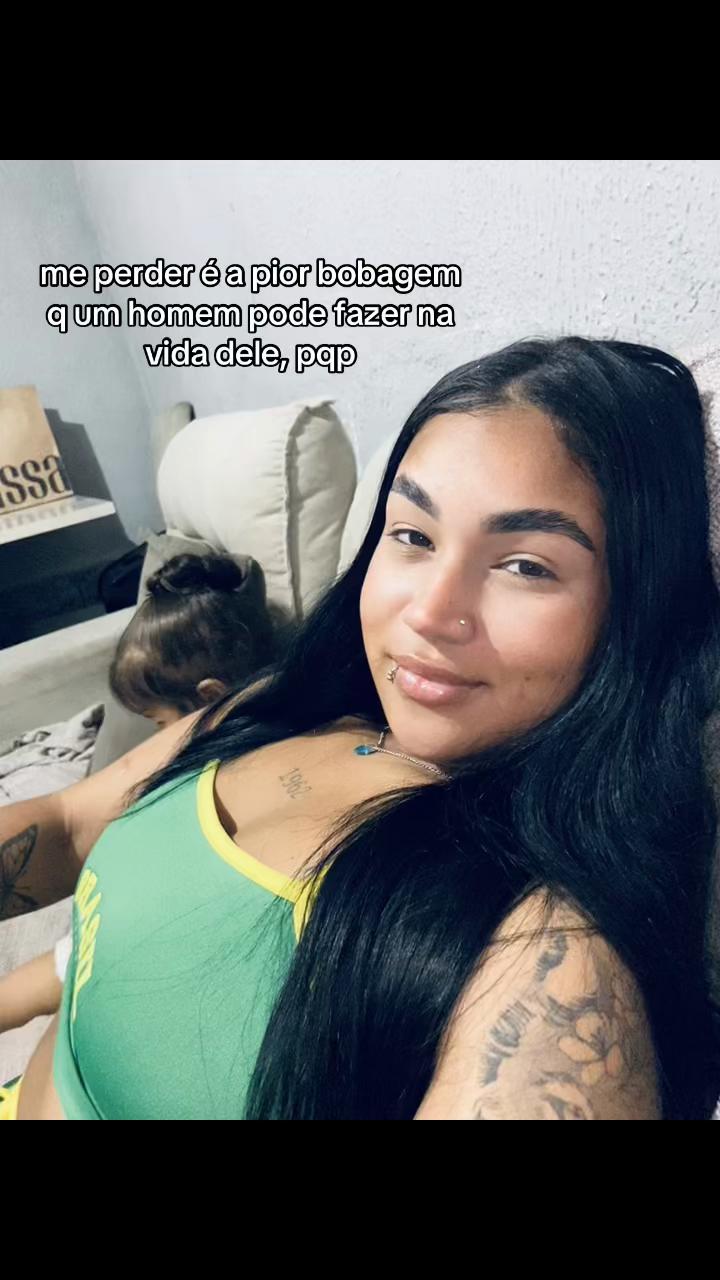 @Aninha_07