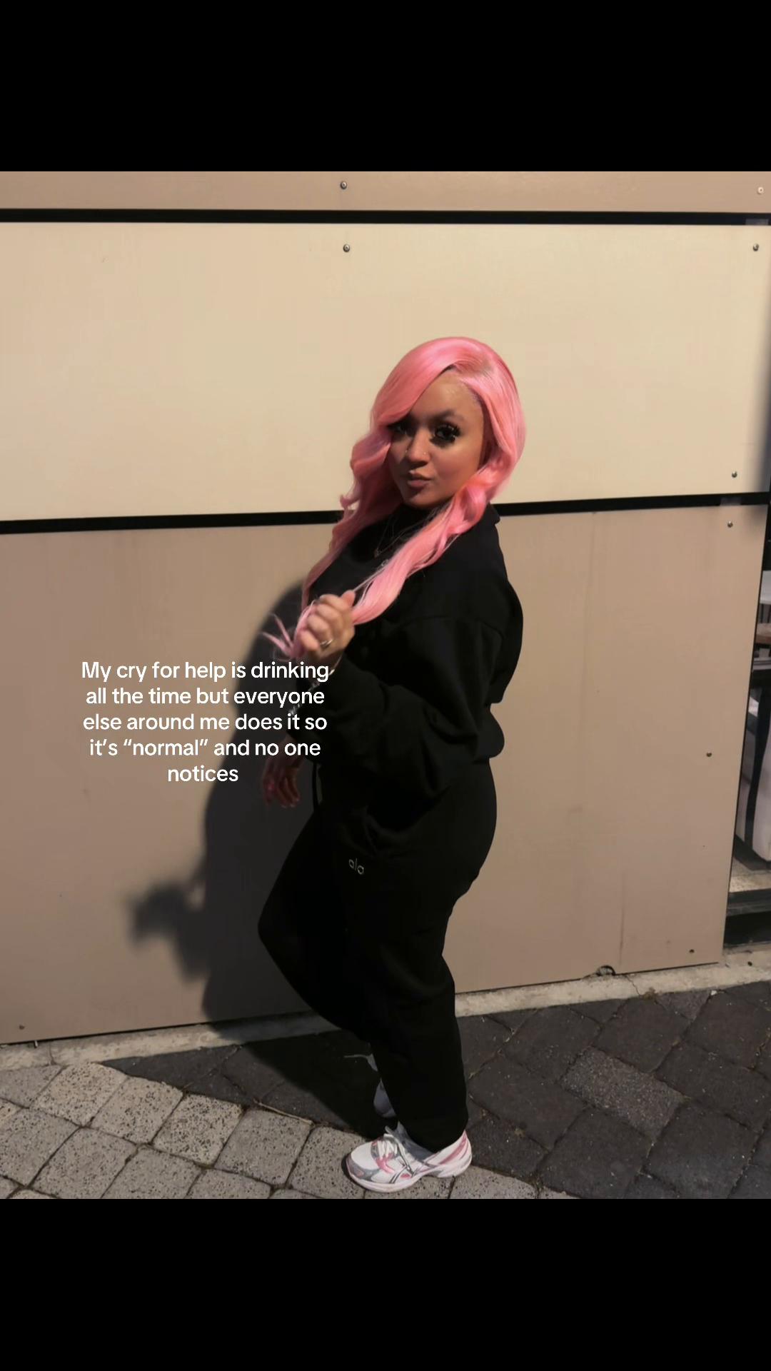 @_actuallydezlyn
