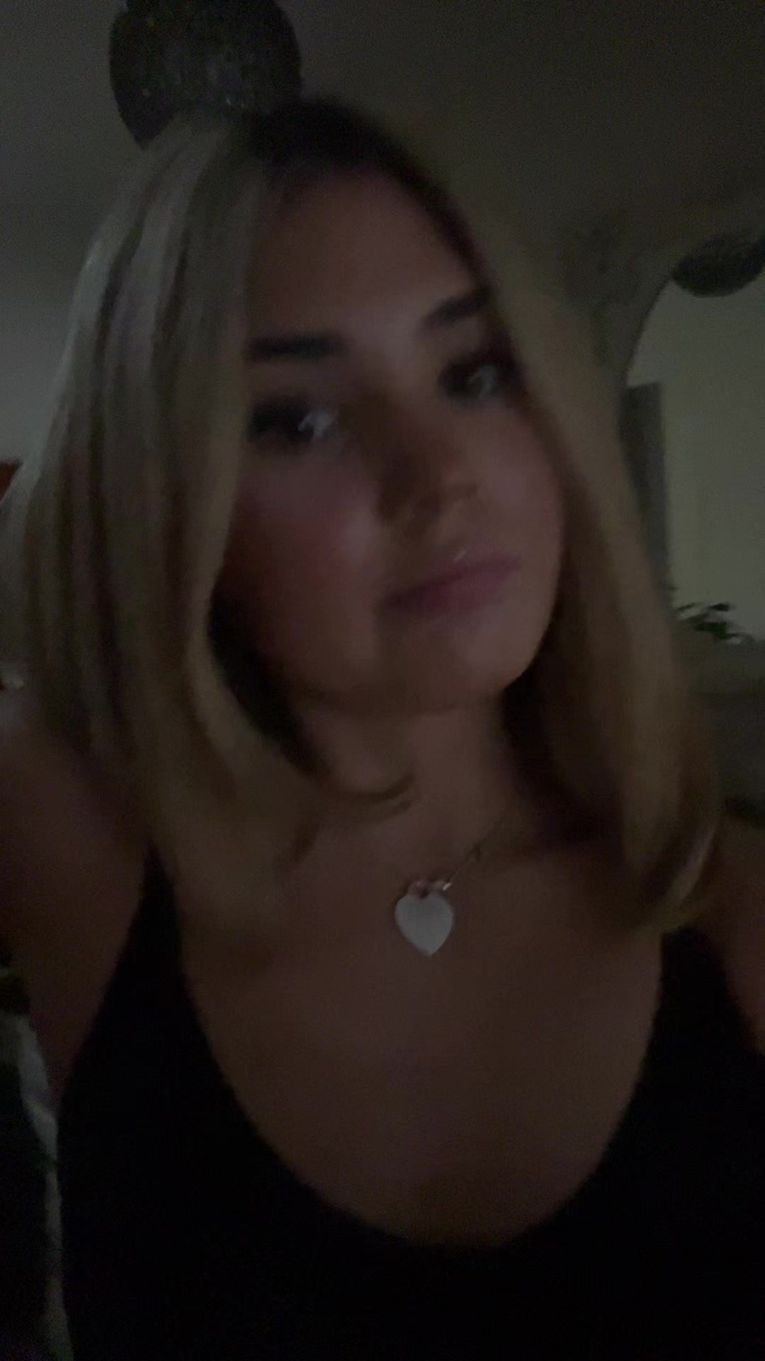 @ayshaax2