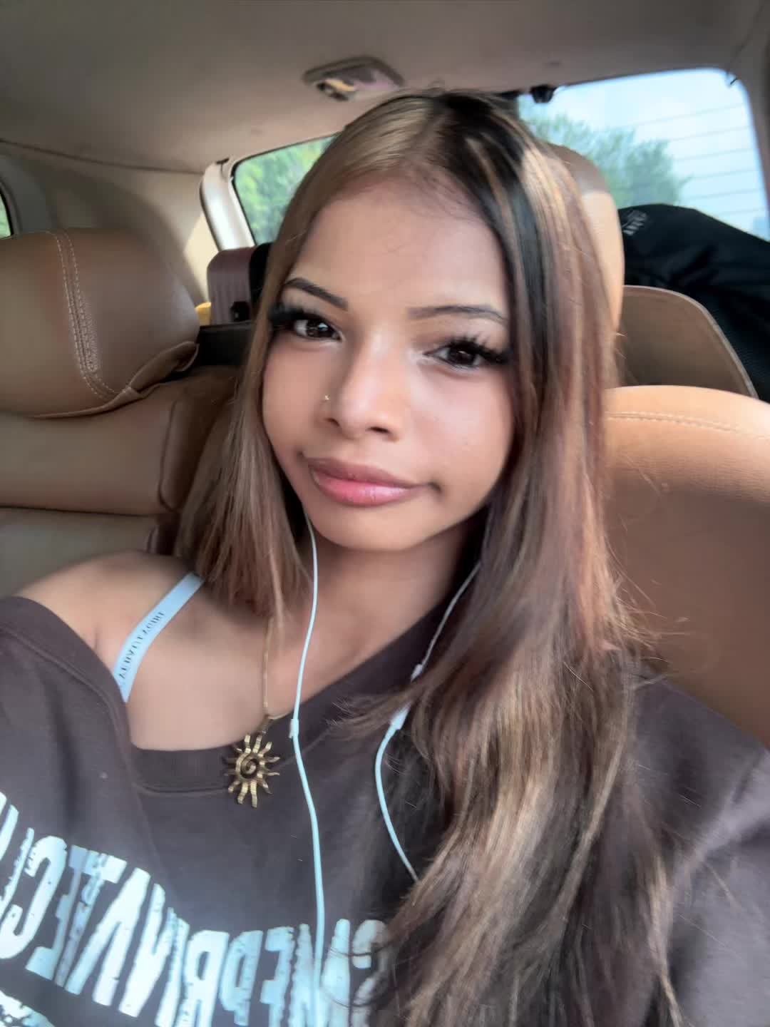 @ᥫ᭡.