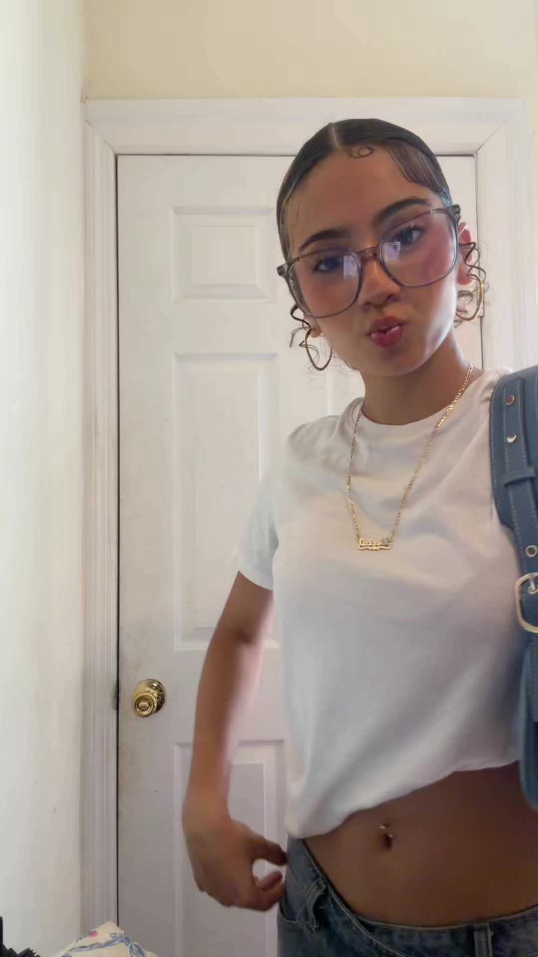@bellabae