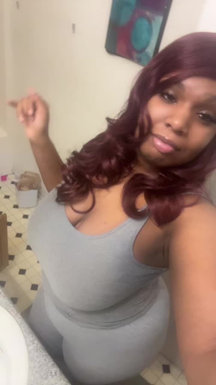 @Prettylil_ayanna15