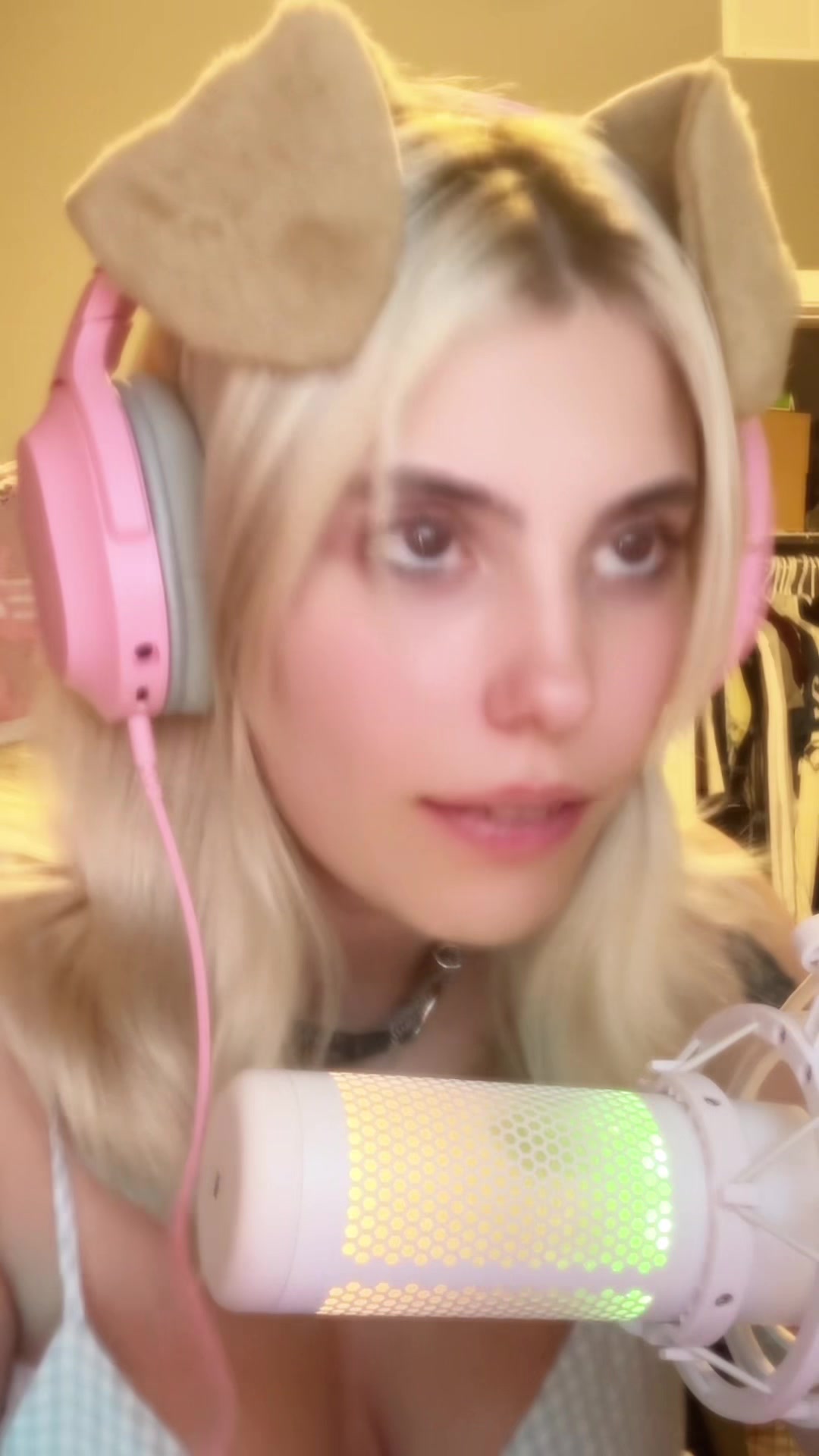 @Bunny._.