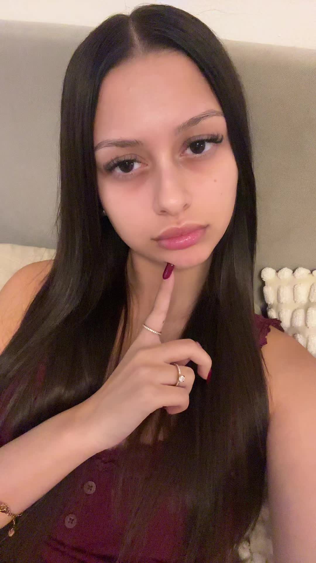 @𝐴𝑛𝑛𝑎𝑙𝑖𝑛𝑎