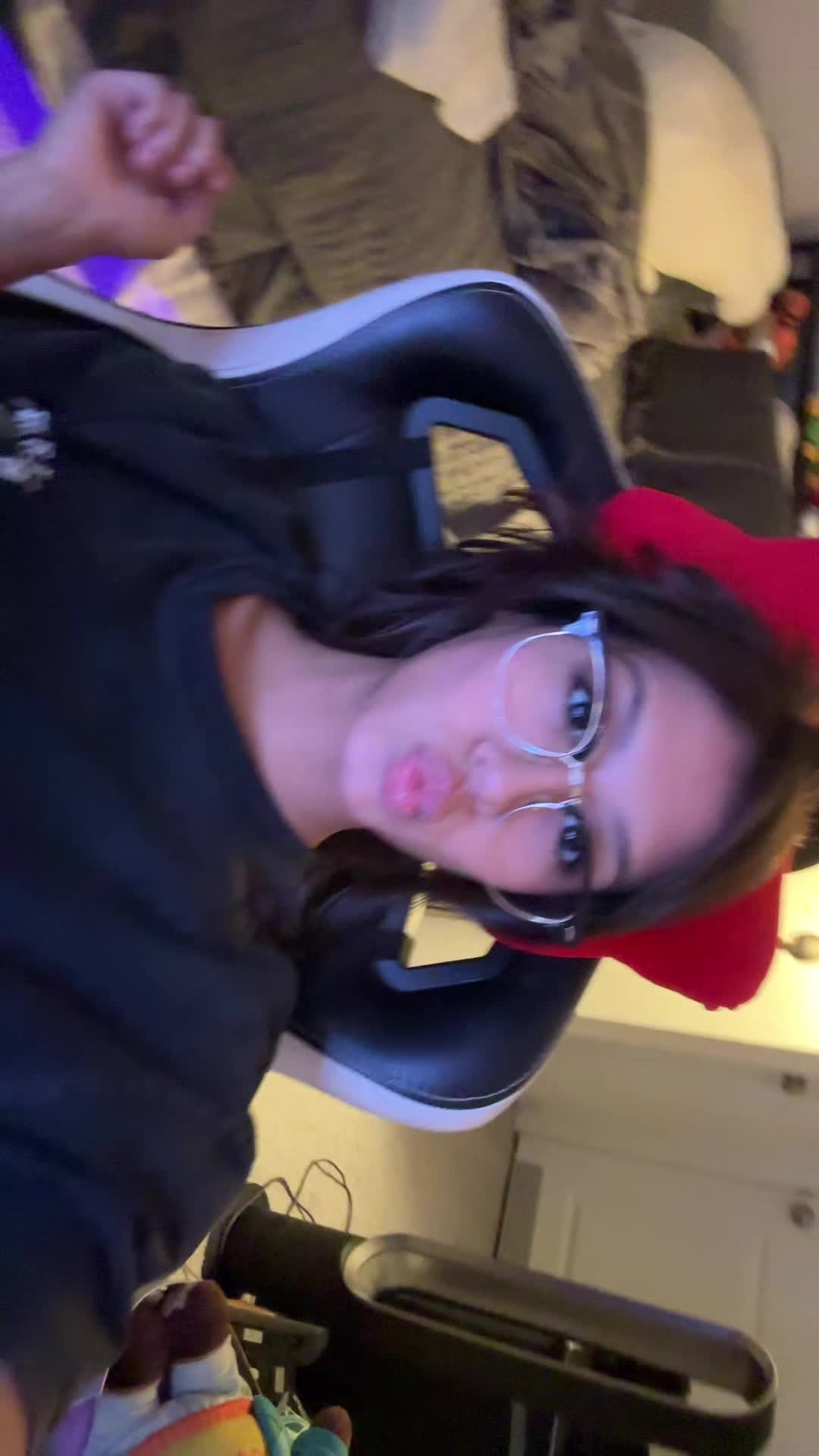 @Chlo